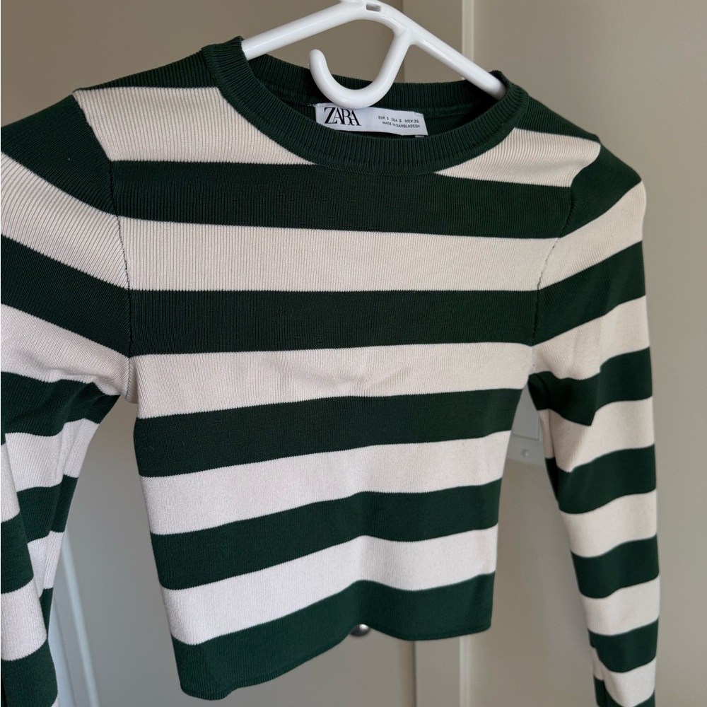 Zara's new crop top [ s ]